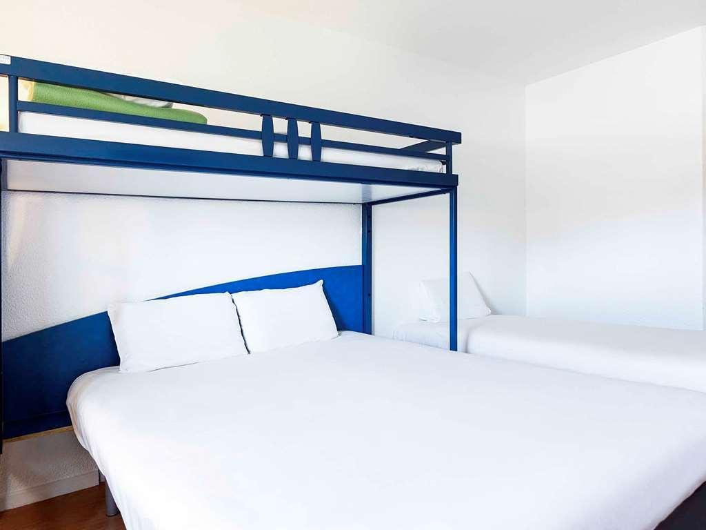 Ibis Budget Agen Extérieur photo