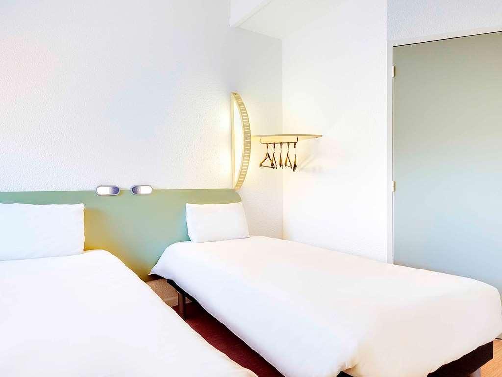 Ibis Budget Agen Extérieur photo